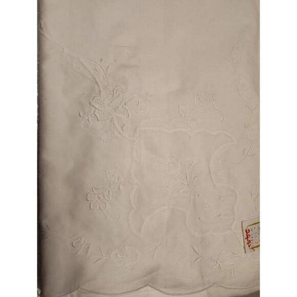 VTG Clever Fingers EMBROIDERED 72x108 TABLE CLOTH 12 Napkins Small Flaws SEE - Picture 2 of 7